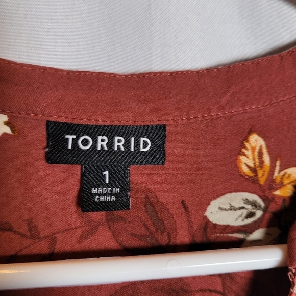 Torrid Emma Babydoll Challis Button-Front Tunic Size 1 (1X) - Picture 6 of 13